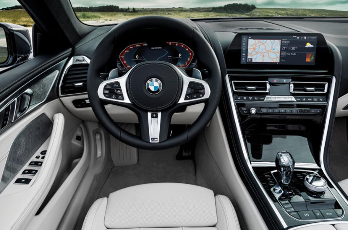 2023 BMW 8-Series Interior